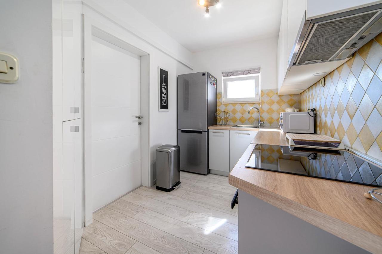 Apartment Seaside Жаборич Экстерьер фото